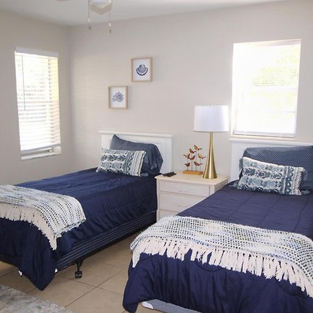 Naples Park Oasis - Cozy Two Bedroom Apartment Kültér fotó